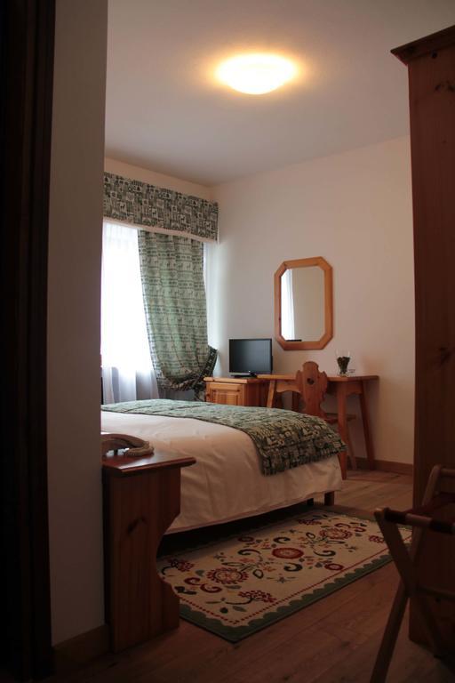 Garni Valdan Hotell Falcade Eksteriør bilde