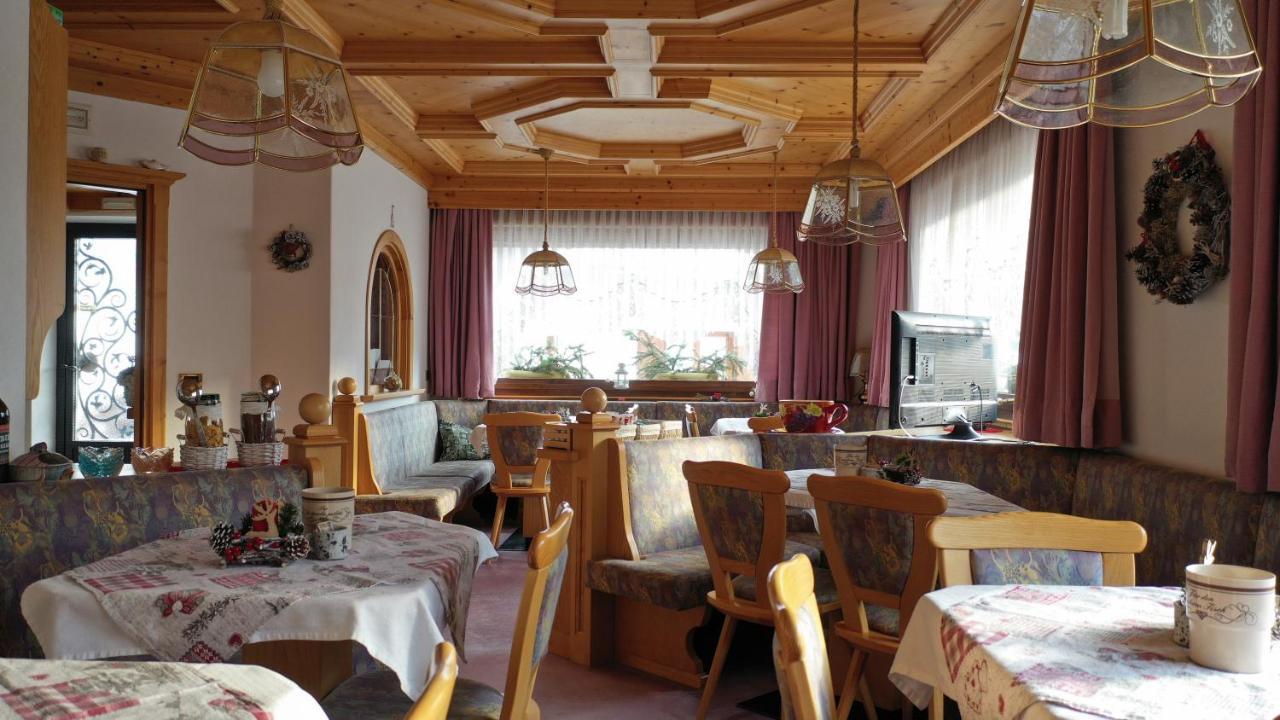 Garni Valdan Hotell Falcade Eksteriør bilde